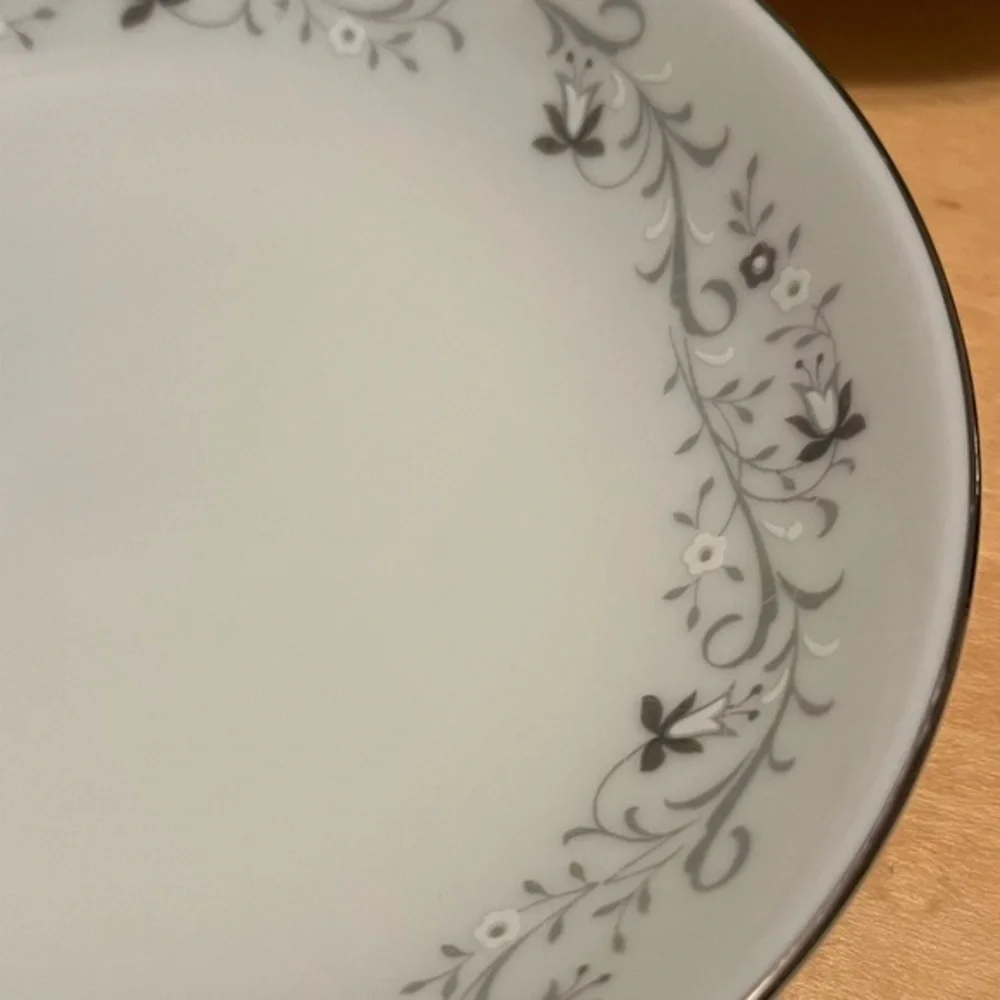 Moon Mist Fine China 5.5” Bowls Elegant White and Silver Floral Pattern